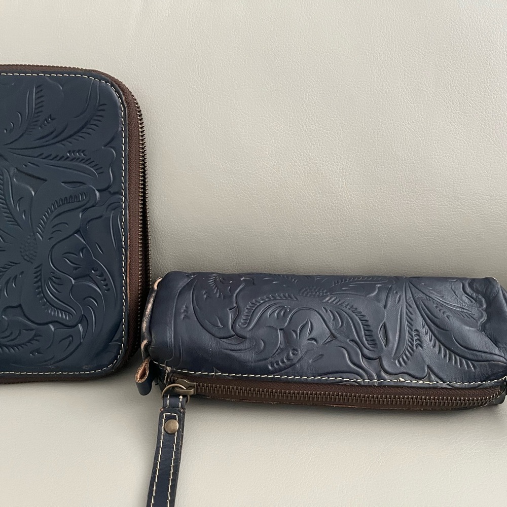 Patricia Nash tooled vintage wallet & Isla in Indigo/navy-lot